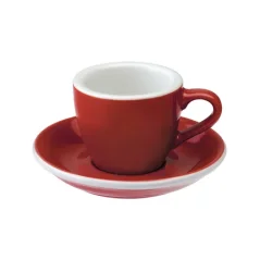 Vörös, 80 ml űrtartalmú porcelán eszpresszó csésze alátéttel az Egg kollekcióból a Loveramics márkától.