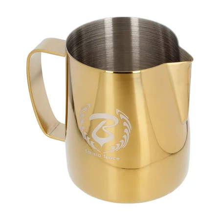 Goldene Milchkanne von Barista Space mit einem Fassungsvermögen von 350 ml, ideal für die Zubereitung perfekter Milchschaum für Cappuccino.