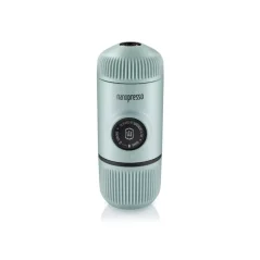 Wacaco Nanopresso v modrej farbe. Wacaco Nanopresso v modrej farbe.