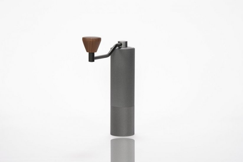 Elegant and slim hand grinder