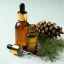 Huile essentielle BIO de pin est 100 % naturelle, certifiée BIO, idéale pour l'aromathérapie et la relaxation.