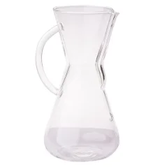 Gläserner Chemex mit Griff für einfache Handhabung, ideal für die Zubereitung von Filterkaffee.