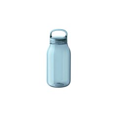 Modrá plastová fľaša na vodu. Objem 300 ml.