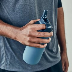 Stílusos Kinto Active termosz kék színben. 600 ml űrtartalom. 