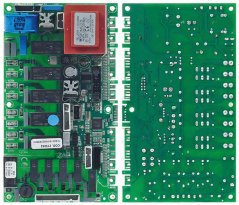 Virun- a Récksäit vun der Haapt elektronescher Verwaltungsrot mat engem rouden Transformator a Relaien.