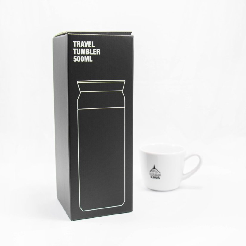 Bouteille thermos en inox Kinto de 500 ml dans un emballage d'origine sur fond blanc avec une tasse.