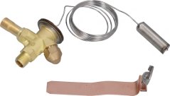 Thermostatesche Messing-Expansiounsventil Danfoss TS2 NORTECH mat enger opgerollter Kapillarleitung an engem Kupfer-Montageband. Thermostatesche Messing-Expansiounsventil Danfoss TS2 NORTECH mat enger opgerollter Kapillarleitung an engem Kupfer-Montageband.