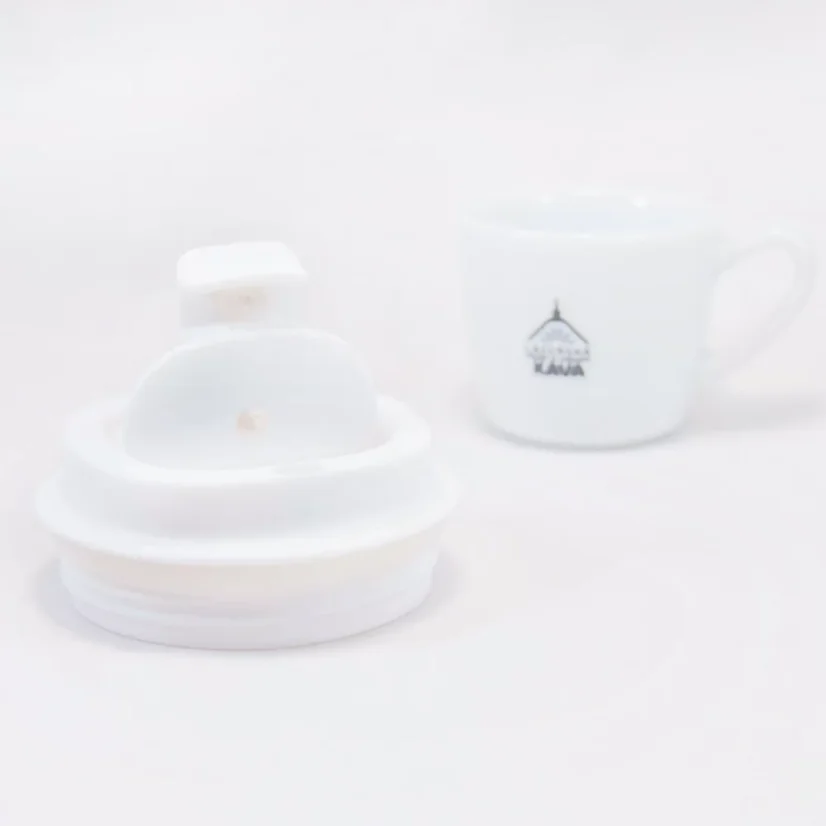 Weißer Reise-Thermobecher Asobu Cafe Compact mit einem Volumen von 380 ml, hergestellt aus Kunststoff.
