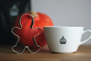 Wéi Dir Kürbis Gewierz Latte a Gingerbread Cappuccino doheem mécht