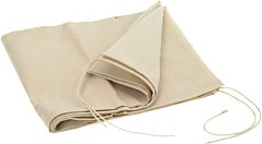Zesummegeluechten beige Baumwollduch mat enger Zuchschnouer, e bëssen méi grouss. Zesummegeluechten beige Baumwollduch mat enger Zuchschnouer, e bëssen méi grouss.