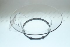 Ofhuelbaren Plastikdeckel, ronn Form, duerchsiichteg mat engem donkelen Rank an der Mëtt.