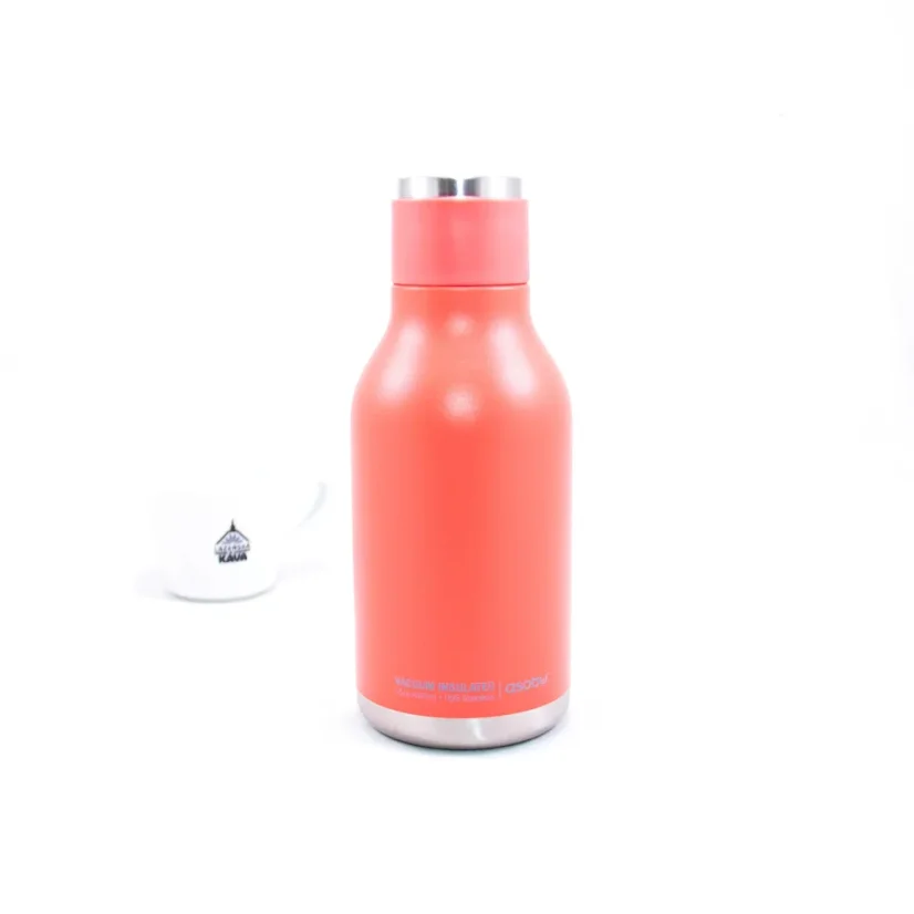 Orangefarbene Asobu Urban Water Bottle Thermotasse mit einem Volumen von 460 ml in Pfirsichfarbe, ideal für Reisen.