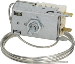 Thermostat Ranco mat engem Metallgehäus, enger Astellschrauf an enger Kapillar, déi um Enn gebéit ass.