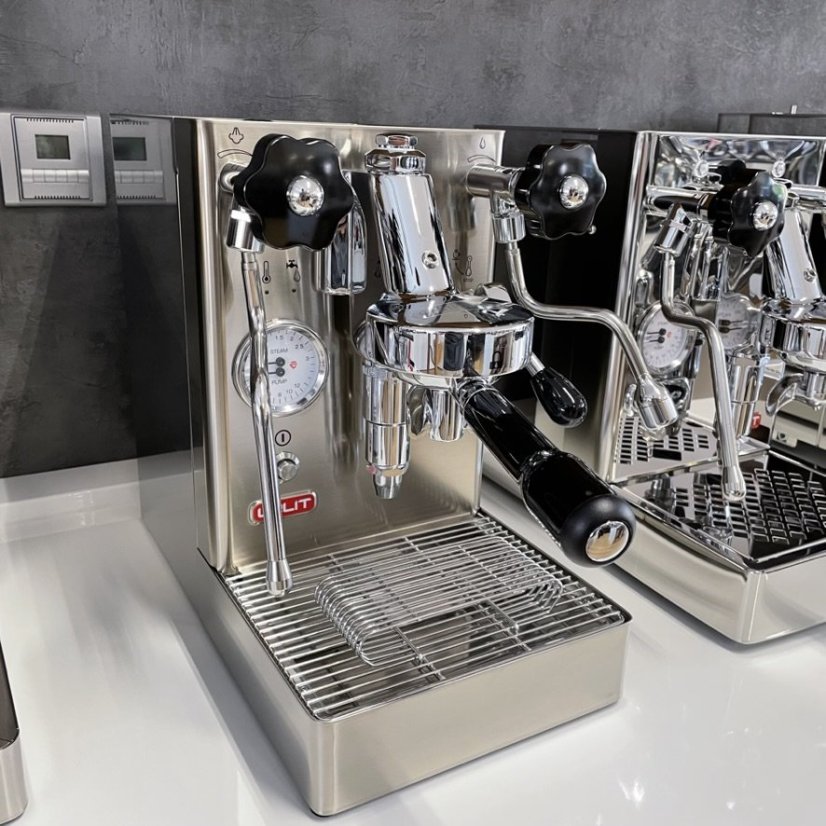 Home espresso machine Lelit Mara PL62X with the prestigious E61 group head for perfect espresso extraction.