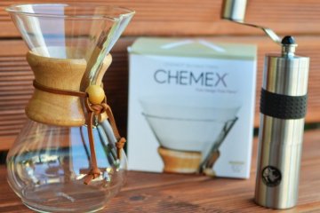 Domáci kávový kútik s kávovarom Chemex