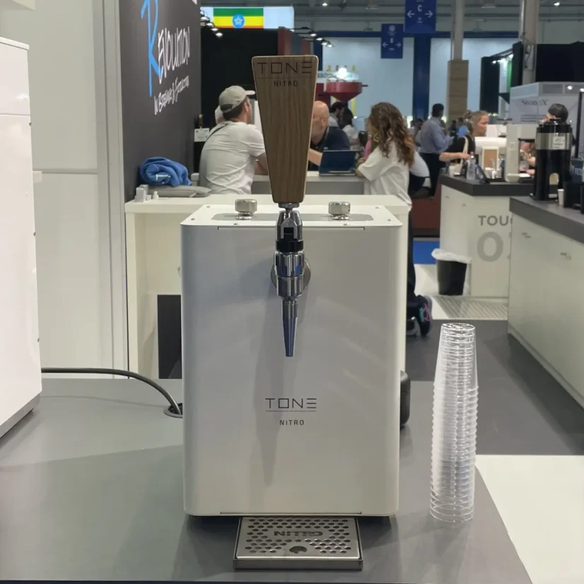 Nitro and Cold Brew dispensing system Tone Swiss Nitro, operating at 220 V voltage, from the brand Tone Swiss.