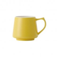 Gele Origami koffiemok met een inhoud van 320 ml.