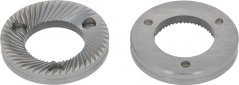 Saz vun zwou Mahlscheiwen, eng mat spiralfërmege Zänn, déi aner flaach mat engem gezänten Innerand. Saz vun zwou Mahlscheiwen, eng mat spiralfërmege Zänn, déi aner flaach mat engem gezänten Innerand.