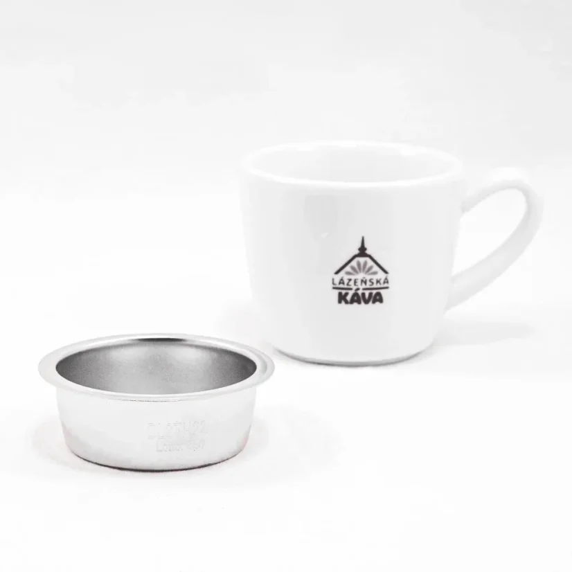 IMS panier argenté sur fond blanc avec une tasse ;