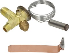 Thermostatesche Messing-Expansiounsventil Danfoss TES2 mat enger opgerollter Kapillarleitung an engem Kupfer-Montageband. Thermostatesche Messing-Expansiounsventil Danfoss TES2 mat enger opgerollter Kapillarleitung an engem Kupfer-Montageband.