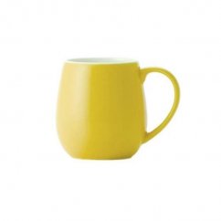 Tasse en porcelaine jaune d'un volume de 320 ml par Origami.