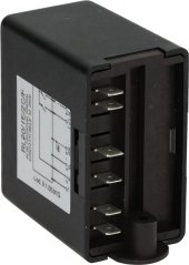 Schwaarz Plastikbox vum Niveauregulator mat enger Rei flaach Stecker, dem Opdrock RL30 an engem Beschriftungsschëld.