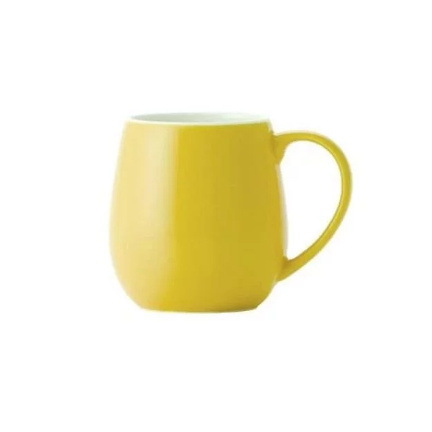 Mug en porcelaine jaune d'une capacité de 320 ml.