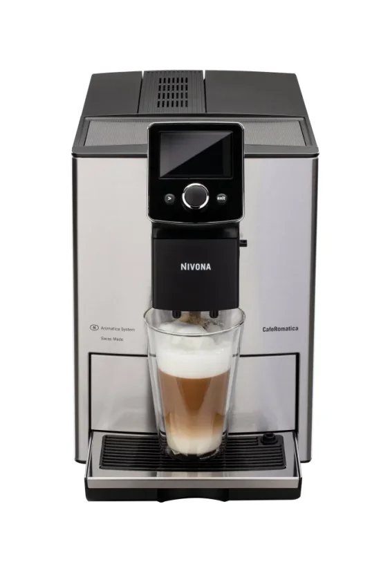 Häusliche automatische Kaffeemaschine Nivona NICR 825 in Silberausführung stellt eine hochwertige Wahl für Kaffeeliebhaber dar.