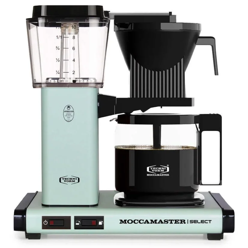 Pastelowo zielony domowy ekspres do kawy Moccamaster KBG Select marki Technivorm.