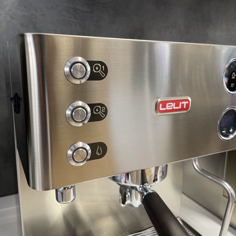 Home lever espresso machine Lelit Kate PL82T with PID function for precise temperature control.
