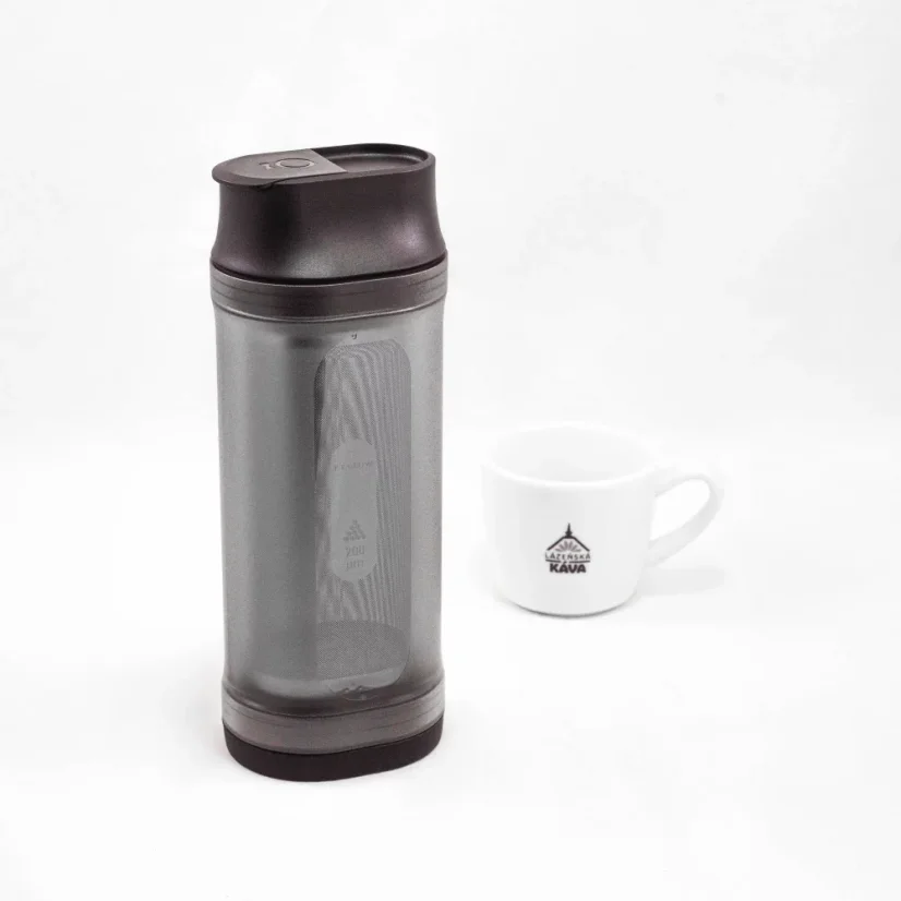 Kaffeefilter Fellow Shimmy aus hochwertigem Kunststoff, entwickelt für Baristas, um einen perfekten Kaffeemahlgrad zu erreichen.
