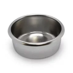Coș de filtru IMS argintiu pe fundal alb Coș de filtru IMS argintiu pe fundal alb