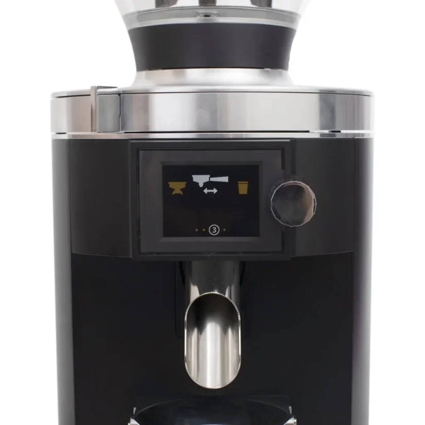 Espressový mlynček na kávu Mahlkönig E65S GbW s integrovaným displejom pre ľahké nastavenie mletia.