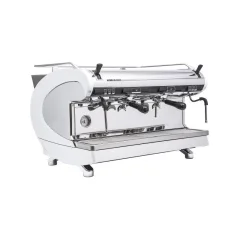 Profesionálny pákový kávovar Nuova Simonelli Aurelia Wave 2GR S v bielej farbe s dobou nahriatia 30 minút.