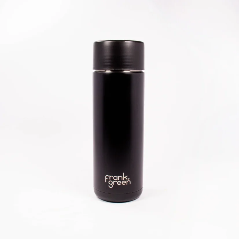 Black ceramic Frank Green travel mug with a 595 ml capacity and a straw lid, ideal for men on the go.