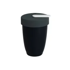 Termo taza azul Loveramics Nomad con capacidad de 250 ml, ideal para amantes del café en movimiento.