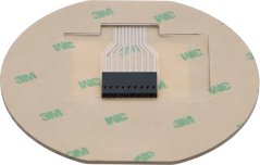 Récksäit vun der Membran-Tastatur mat flaachem Kabel a Stecker op enger duebelsäiteger Klammfolie