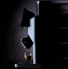 Machine à café automatique Saeco Magic M1. Machine à café automatique Saeco Magic M1.
