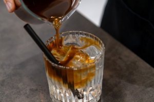 Espresso tonic - coffee that cools down in summer