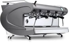 Profesionálny pákový kávovar Nuova Simonelli Aurelia Wave UX 2GR s titánovým prevedením a objemom bojlera 14 litrov.