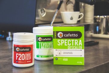 Powder or tablets for cleaning the coffee machine