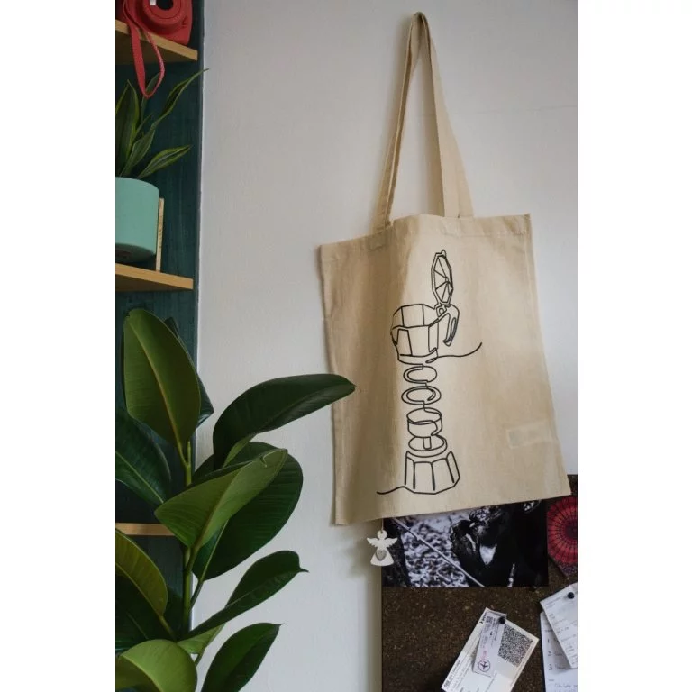 Stofftasche mit Motiv einer Moka-Kanne.