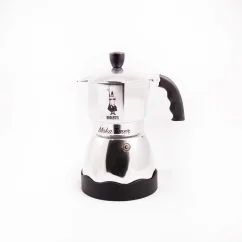 Bialetti Moka Timer silberne Mokkakanne für 3 Tassen auf weißem Hintergrund