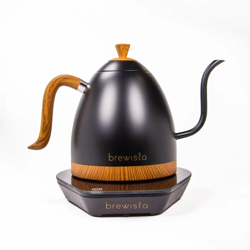 Elegancki czajnik elektryczny w matowym czarnym wykończeniu z drewnianymi elementami marki Brewista
