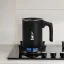Milchaufschäumer in Schwarz von Bialetti Tuttocrema 330ml, geeignet für Gasherd