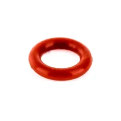 Anillo rojo de Comandante sobre fondo blanco. Anillo rojo de Comandante sobre fondo blanco.