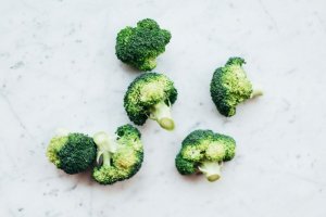 Germogli di broccoli di fantasia o come eliminare la caffeina dall'organismo