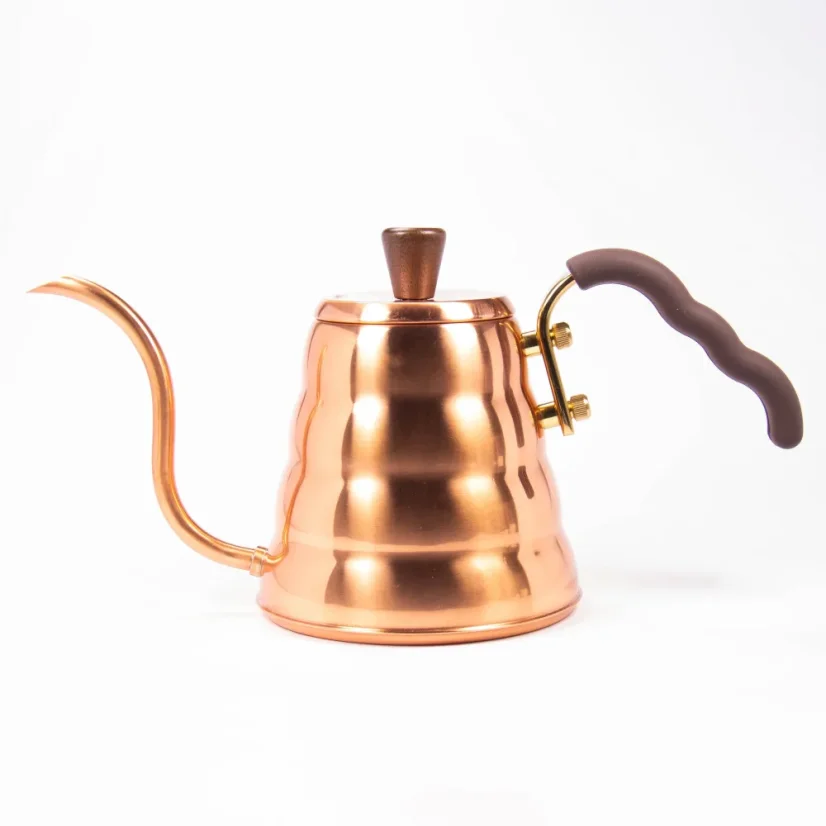 Ansicht der Kupferkanne Hario Buono mit Schwanenhals.