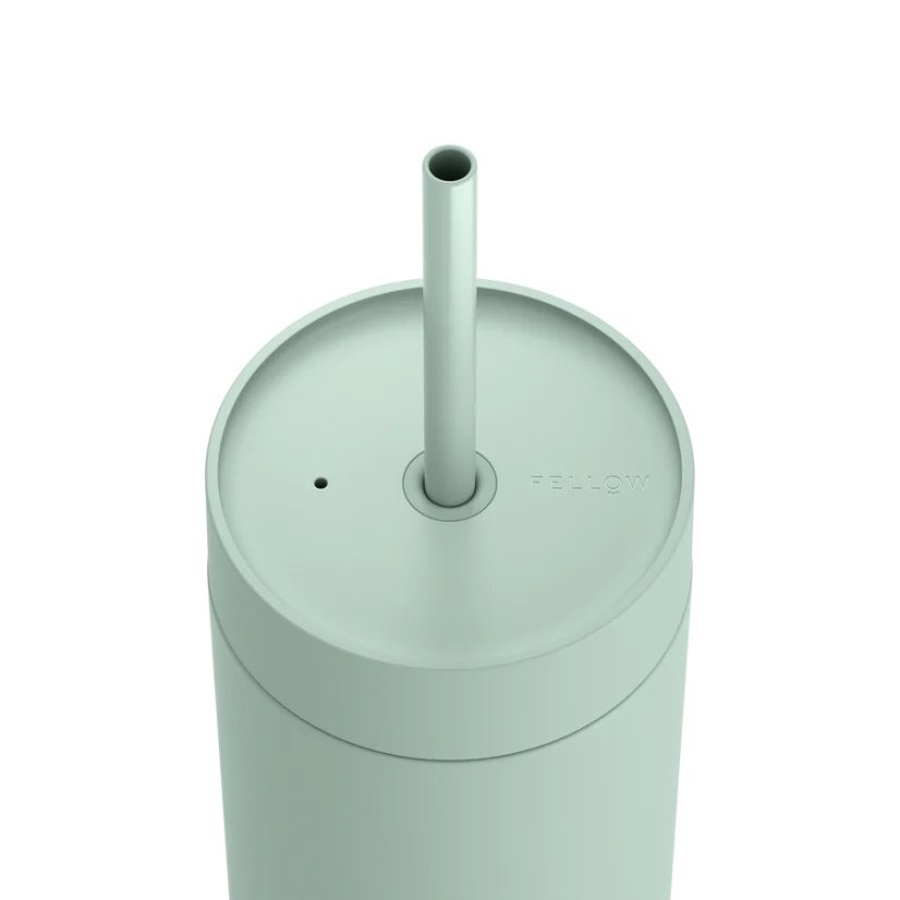 Mug isotherme avec paille pour boissons froides de couleur menthe.