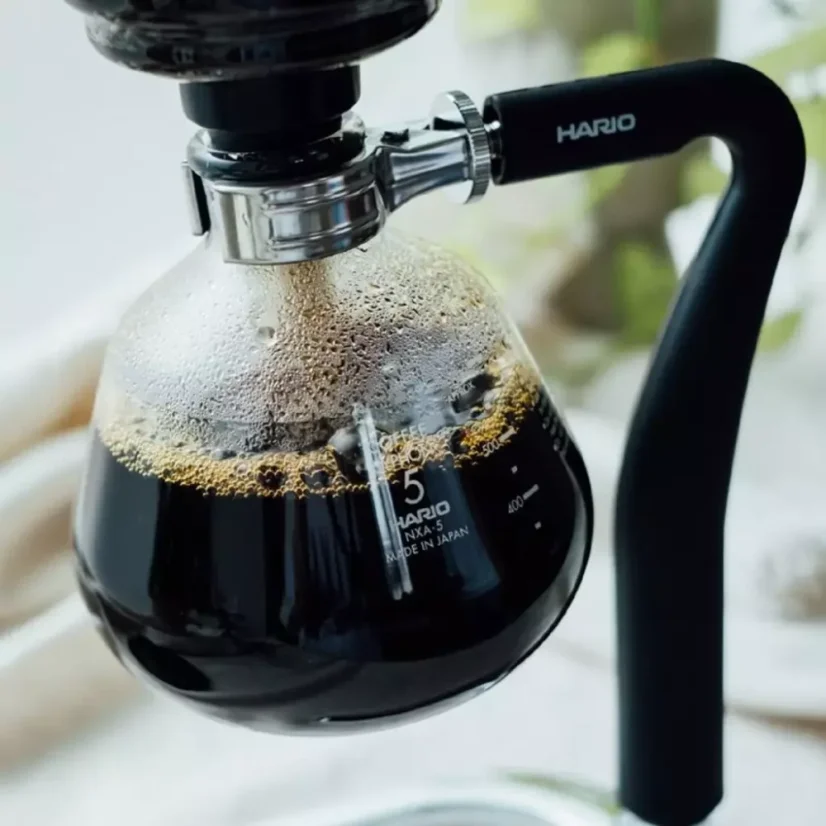 Le syphon Hario Next 5 est une élégante cafetière à vide qui permet de préparer du café avec une saveur et un arôme uniques.